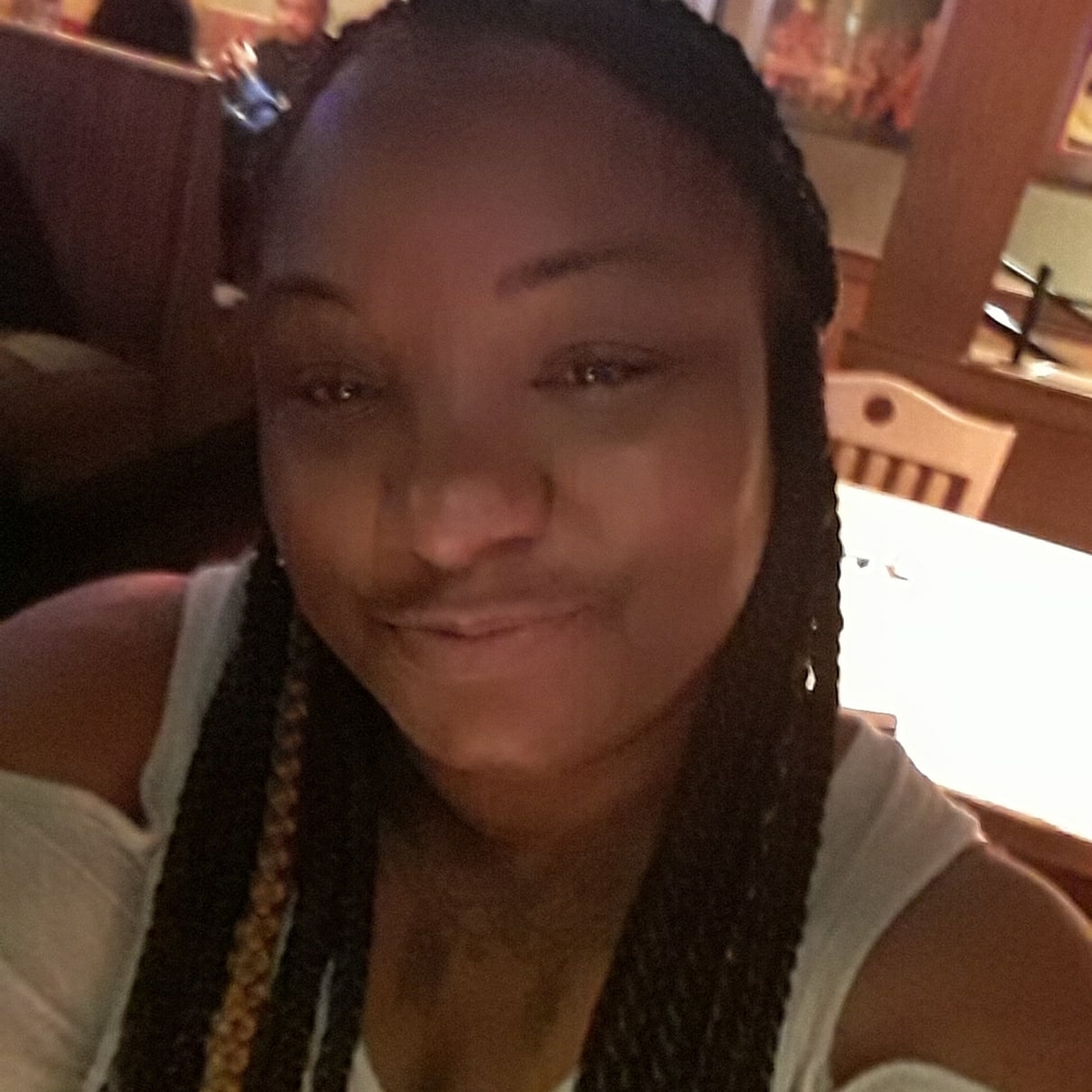 Meet your Posher, Yvette